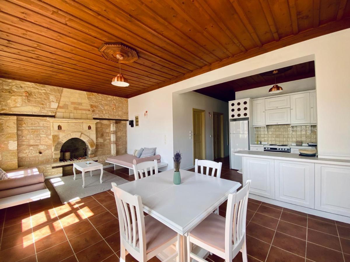 Ferienwohnung To Petrino Meyísti Exterior foto