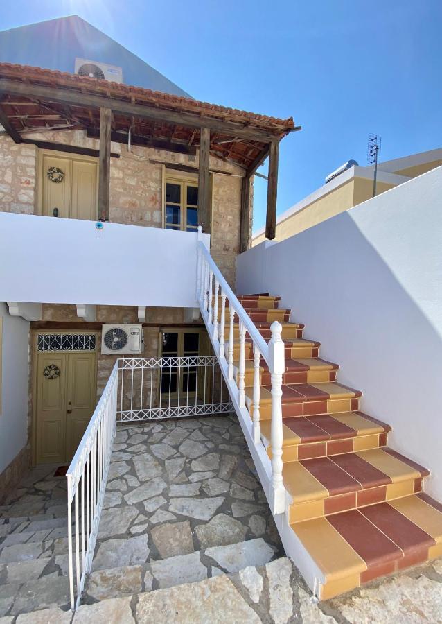 Ferienwohnung To Petrino Meyísti Exterior foto